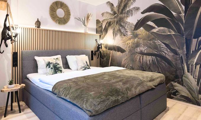 Hof Apartment | BaliApartment, kitchen, parking lot, 24h digital check-in, Wlan 150MBit