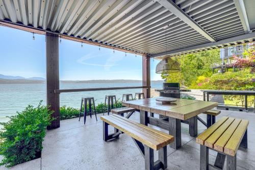 Poulsbo House | Bayfront Home with Private Beach in Poulsbo!