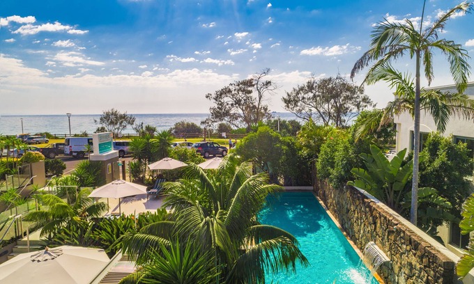 Byron Bay Apartment | Bayview Beachfront Apartments, in town right on the beach