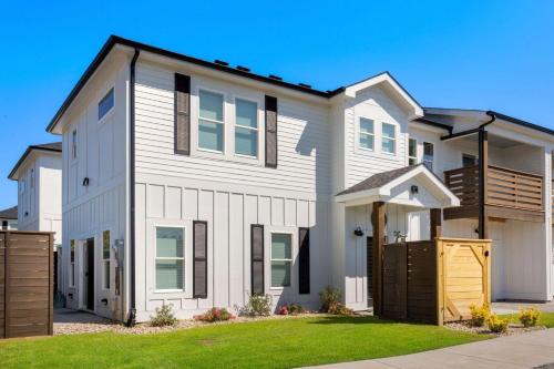 Corolla Light House | BCW30A - Waves Inn