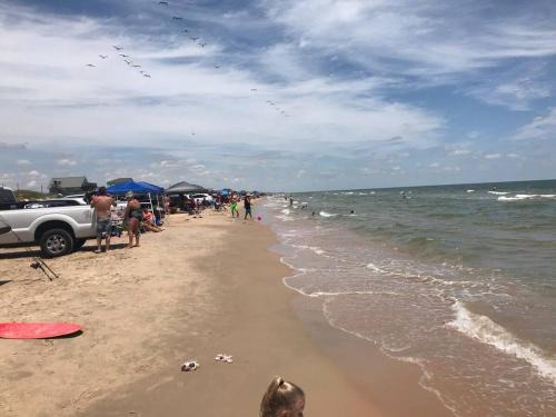 Surfside Beach House | Beach Hut - Half Duplex Just a Few Blocks to Sand Shore and Jetty Park