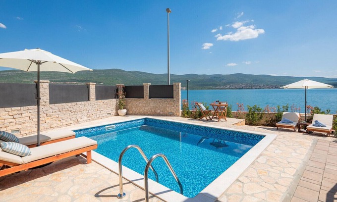 Pridraga Villa | Beachfront villa Noa with heated pool
