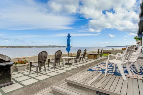 Bells Beach House | Beachfront Whidbey Island Home and Apartment!
