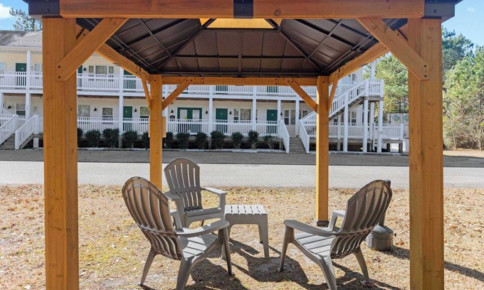 Sneads Ferry Apartment | Beachside Boutique Suite 9