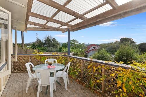 Mangawhai Heads House | Beachy Bach - Mangawhai Heads Holiday Home