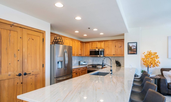 Mountain Village Condo | Bear Creek Lodge 309ab 2 Bedroom Condo by Alpine Lodging Telluride