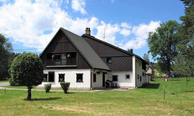 Jivka Villa | Beautiful private villa for 21 people with WIFI, TV and patio