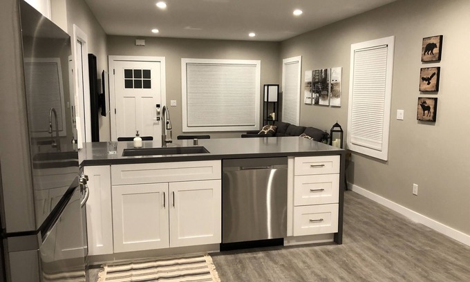Glendale Apartment | Beautiful 2bed1bath Apt w/Laundry and parking
