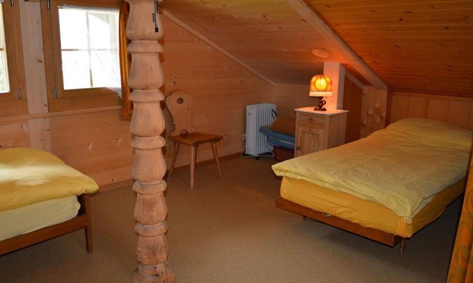 Lauenen Apartment | Beautiful apartment for 2 people with balcony