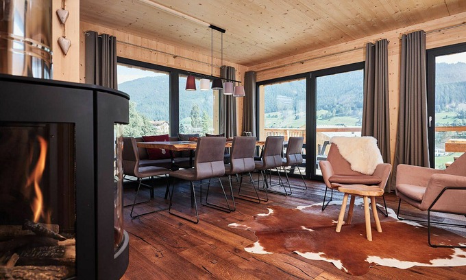 Steinach am Brenner House | Beautiful apartment in villa for 10 guests with WIFI, TV, terrace, panoramic view and parking