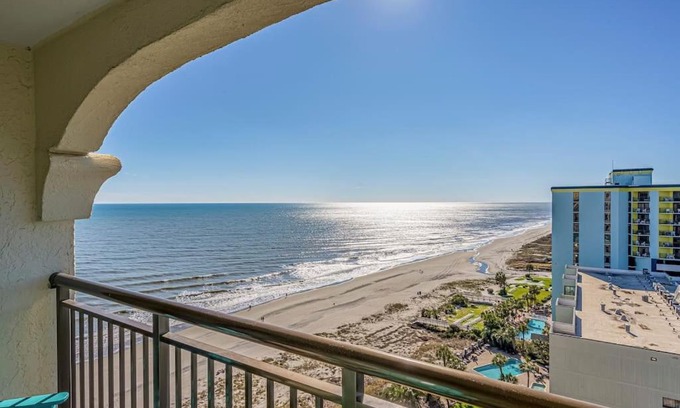Myrtle Beach Apartment | Beautiful Ocean views, on 15th floor!