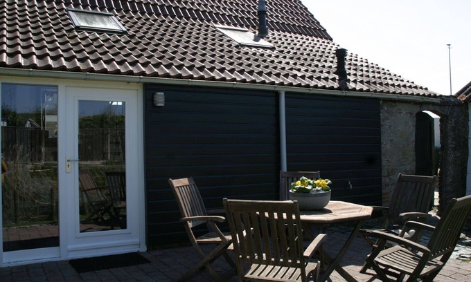 Schoondijke House | Beautiful private villa for 4 guests with WIFI, TV, terrace and pets allowed