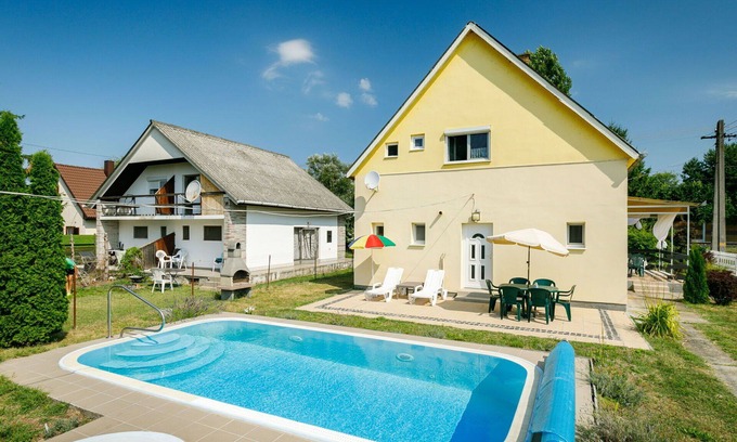 Balatonmariafurdo House | Beautiful private villa for 8 people with WIFI, private pool, TV and terrace