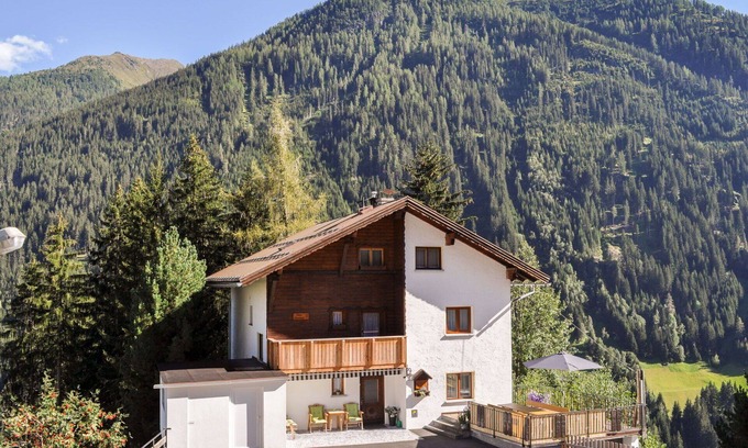 See House | Beautiful private villa for 10 guests with WIFI, TV and balcony