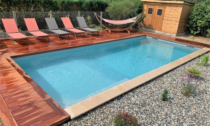 Azur Villa | Beautiful private villa for 8 people with WIFI, private pool, A/C, TV, terrace and parking