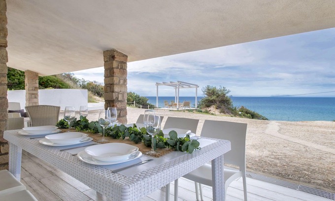 Badesi Villa | Beautiful private villa for 6 people with WIFI, A/C, TV and patio