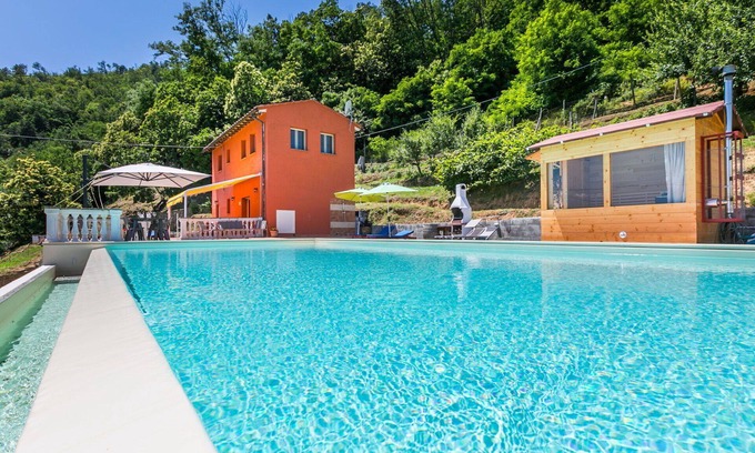 Pescia Villa | Beautiful private villa for 4 people with A/C, private pool, WIFI, TV and panoramic view
