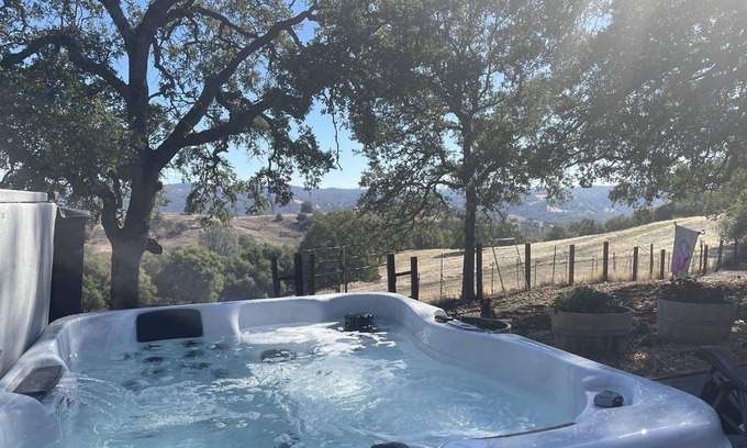 Pilot Hill House | Beautiful Property on 5 Acres in Sierra Foothills with Stunning Views - hot tub