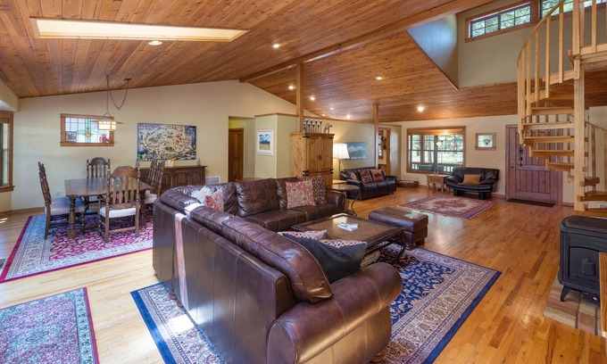 Flagstaff Cabin | Beautiful Secluded Mountain Home on 2.5 Acres ~ Wildlife, Quiet, Close To Town!
