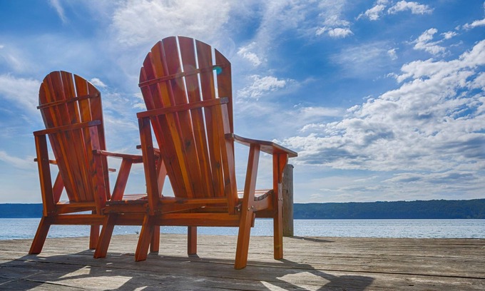 Valois House | Below the Vineyard: Ideal Lakeside Retreat!