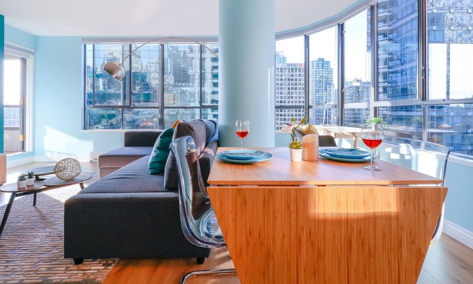 Downtown Vancouver Apartment | Best Location Downtown Chic Suites