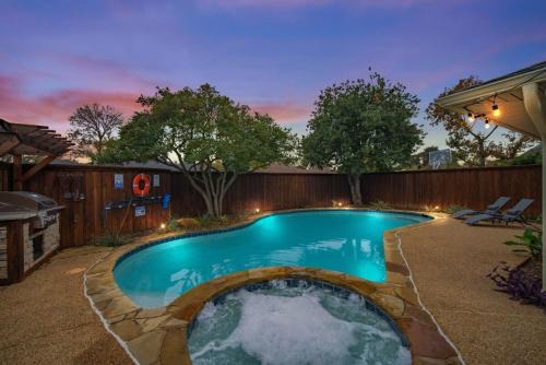 Buckingham House | Best of Richardson - 5BD-3BA with Pool, Patio, BBQ