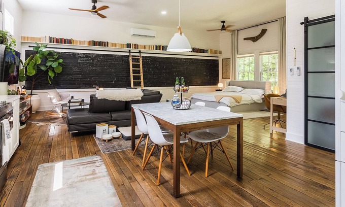 Monticello Cabin | Between the Lakes - Hidden Creek Schoolhouse