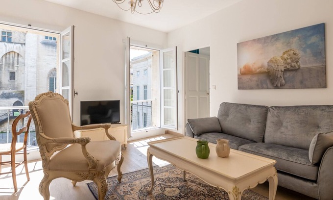Avignon City Centre House | Bien D'exception en Face du Palais des Papes