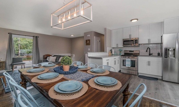 Michigan City House | Big Blue beach house with a hot tub!