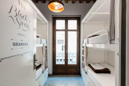 Centro - Sagrario Hostel | Black Swan Hostel Granada