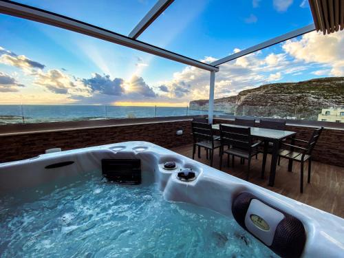Xlendi Apartment | Blue Sky Xlendi