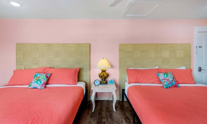 Gulf Hills House | Boathouse - Round Island