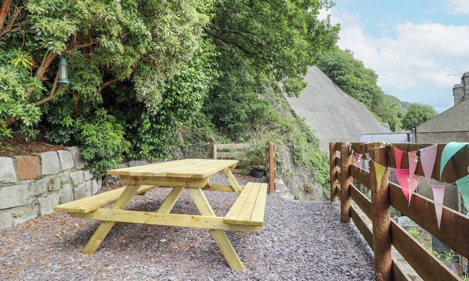 Tremadog Cottage | Bodlondeb
