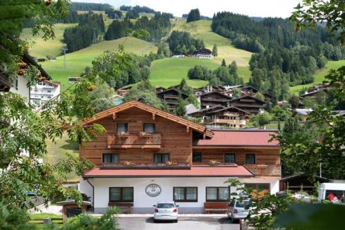 Saalbach-Hinterglemm Apartment | Boutique Apartment BERGLIEBE, ski in-out