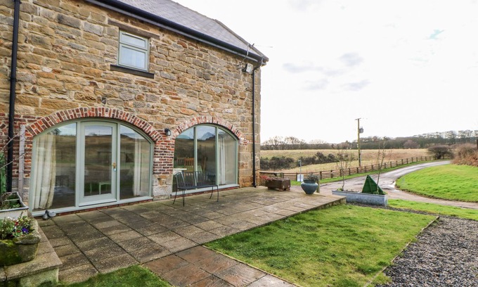 Kibblesworth Cottage | BOWES BARN, pet friendly, character holiday cottage in Ouston