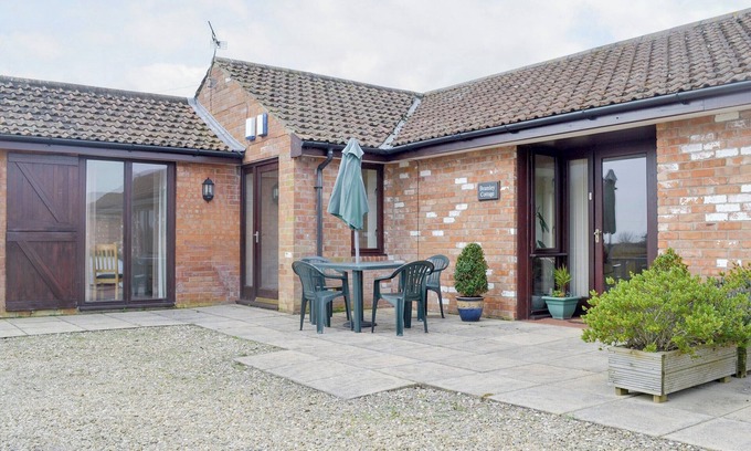 Lympsham Cottage | Bramley Cottage - UKC1701