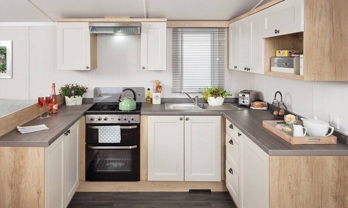 Cross Inn House | Brand new for 2022. A spacious, modern luxury caravan.