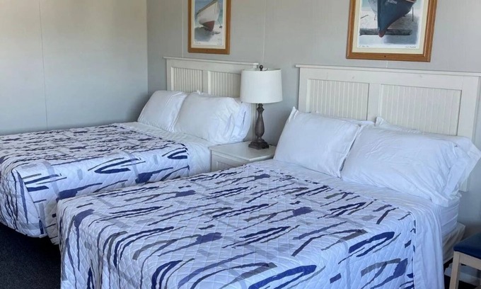 Topsail Beach Hotel | Breezeway Motel and Resturant