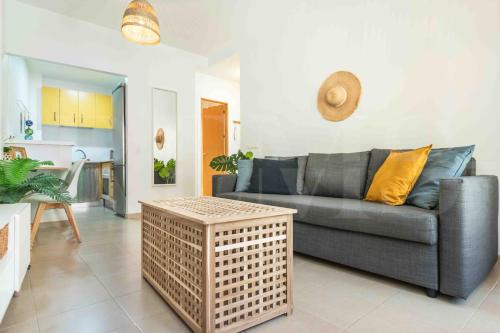 La Goleta Apartment | Bright apartment near the historic center by REMS