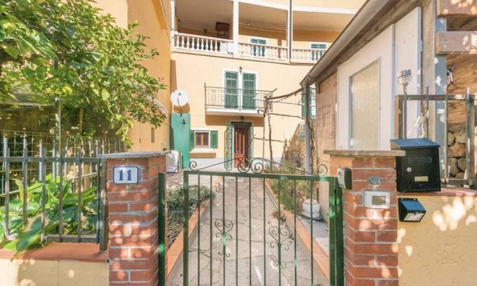 Finalborgo Apartment | Bright Finalborgo Apartment