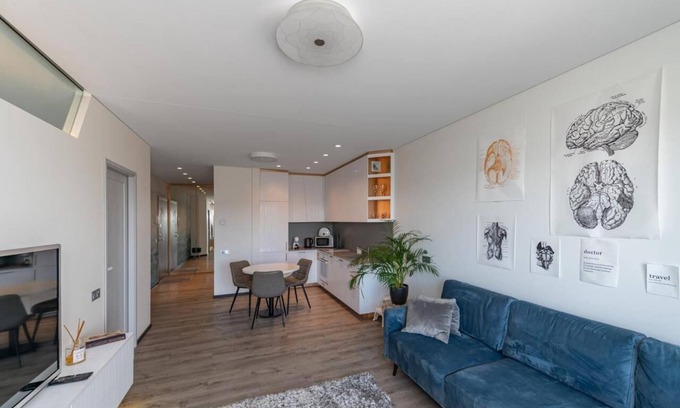 Kaunas Apartment | Bright Kaunas apartment with Castle view