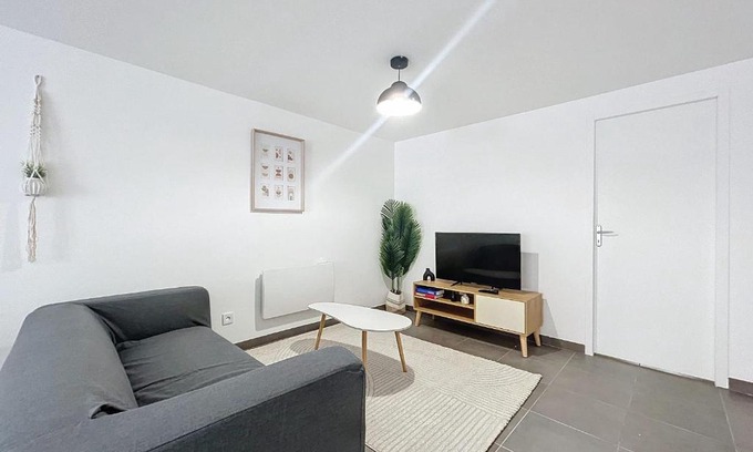 Cuxac-dʼAude Apartment | Bright T3 for 4 people
