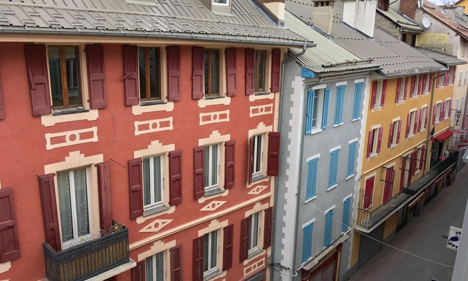 Barcelonnette Apartment | Bright through-apartment for 6 people