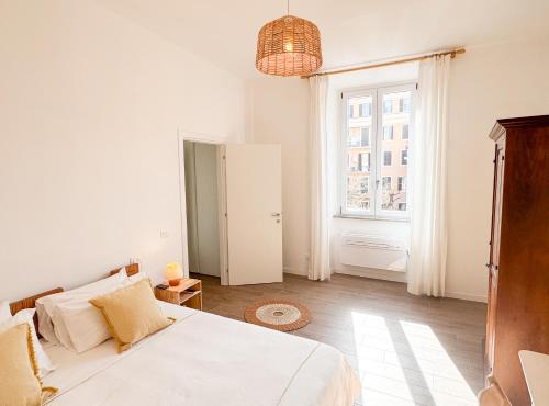 Prati Apartment | Bright Vatican Apartment