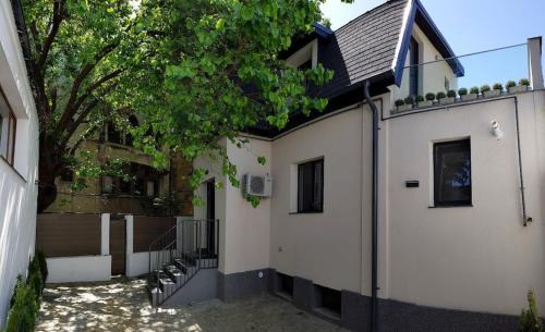 Bucharest City-Centre Villa | Bucharest Designer Villa