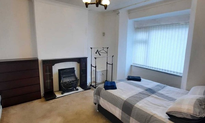 St. Thomas House | Budget-Friendly Spacious 5-Bedroom House