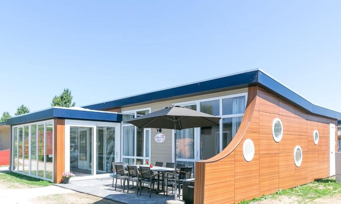 's-Gravenzande House | Bungalow in Netherlands with Accessible Design