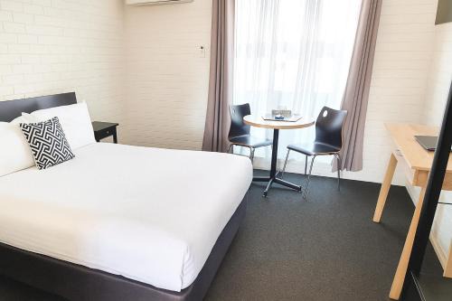 West Busselton Hotel | Busselton Motel