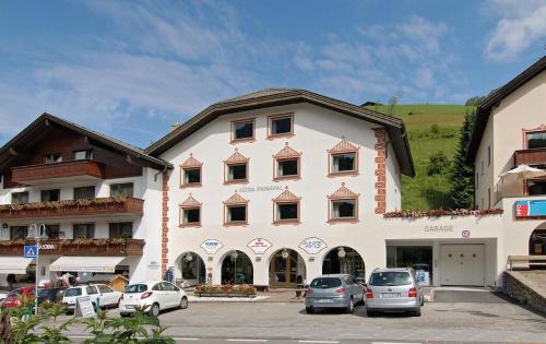 Santa Cristina Val Gardena Apartment | Cësa Panaval Apartments