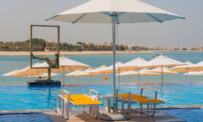 Palm Jumeirah Hotel | C Central Resort the Palm